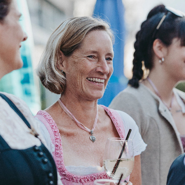 Saljol Marketingmitarbeiterin und Texterin Katrin am Sommerfest