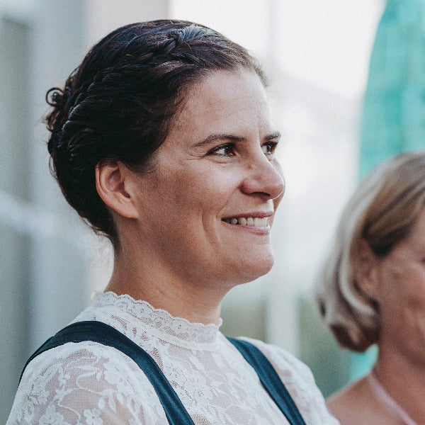 Saljol Marketingmitarbeiterin und Grafikerin Lisa am Sommerfest