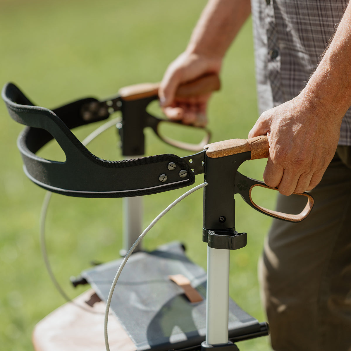Cork grip and brake Allround Rollator Pearl Grey