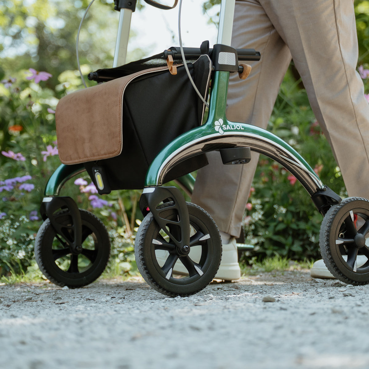 Reifen des Carbon Rollator British Racing Green