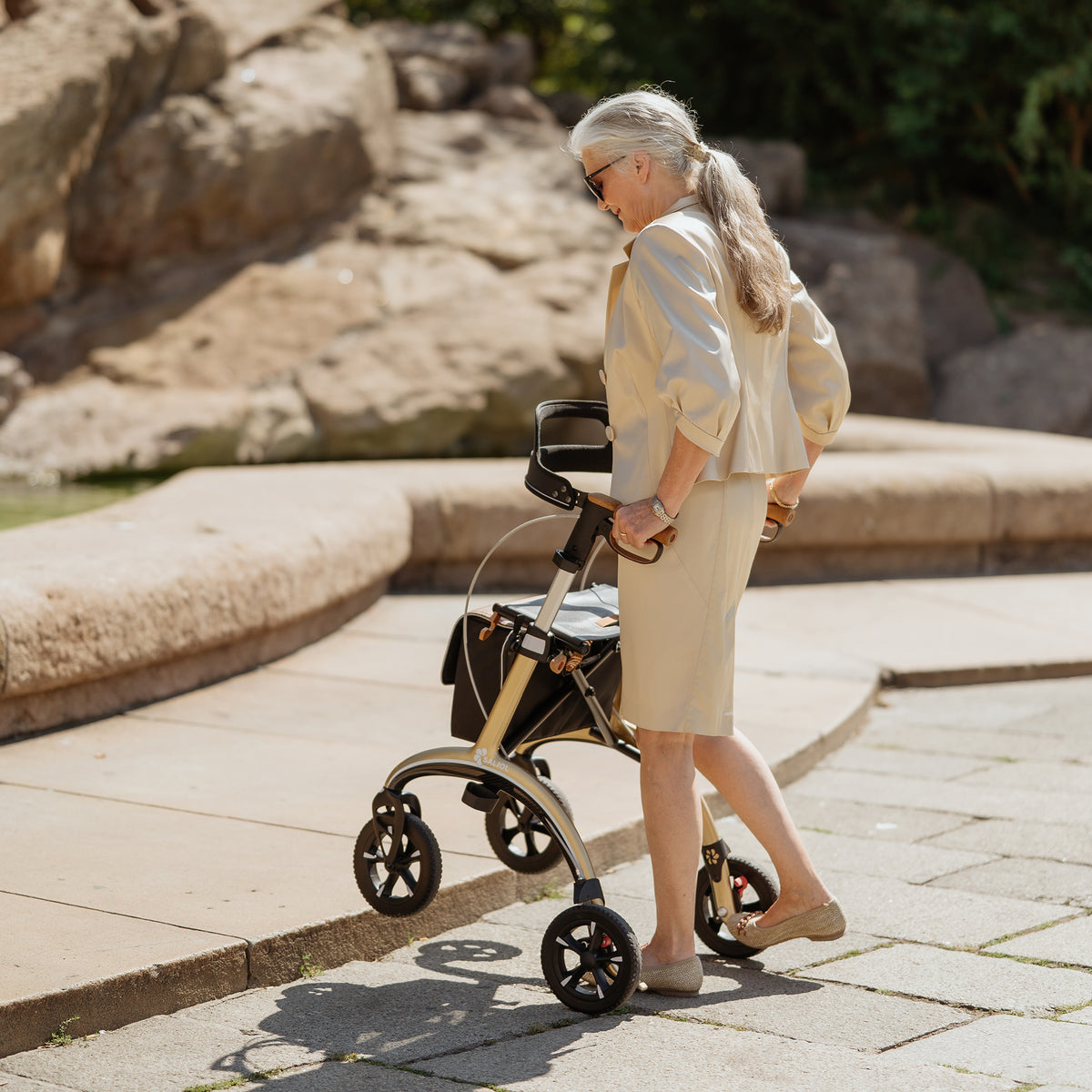 Ankipphilfe Carbon Rollator Pure Gold