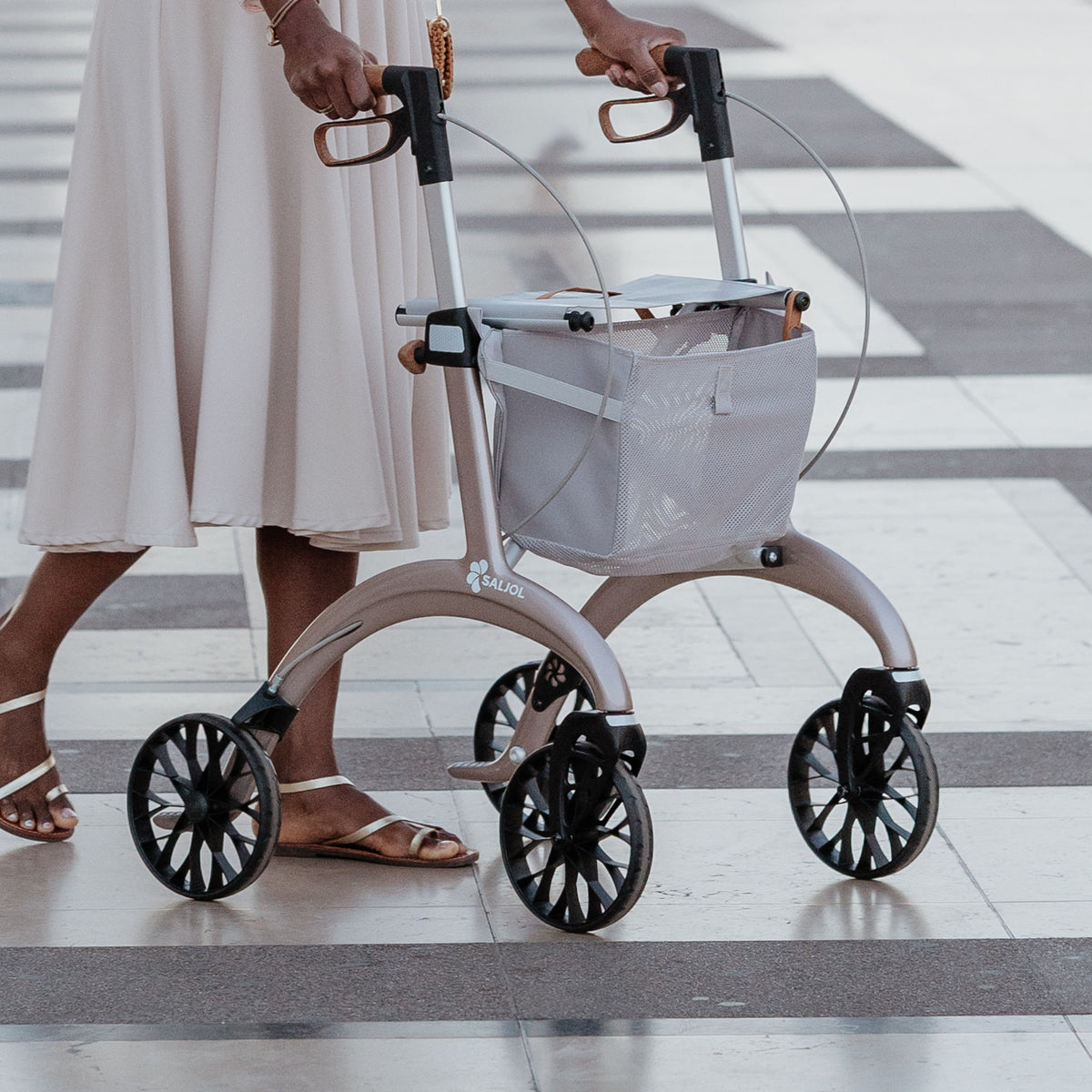 Gehen Carbon Rollator Superlight Rose Gold
