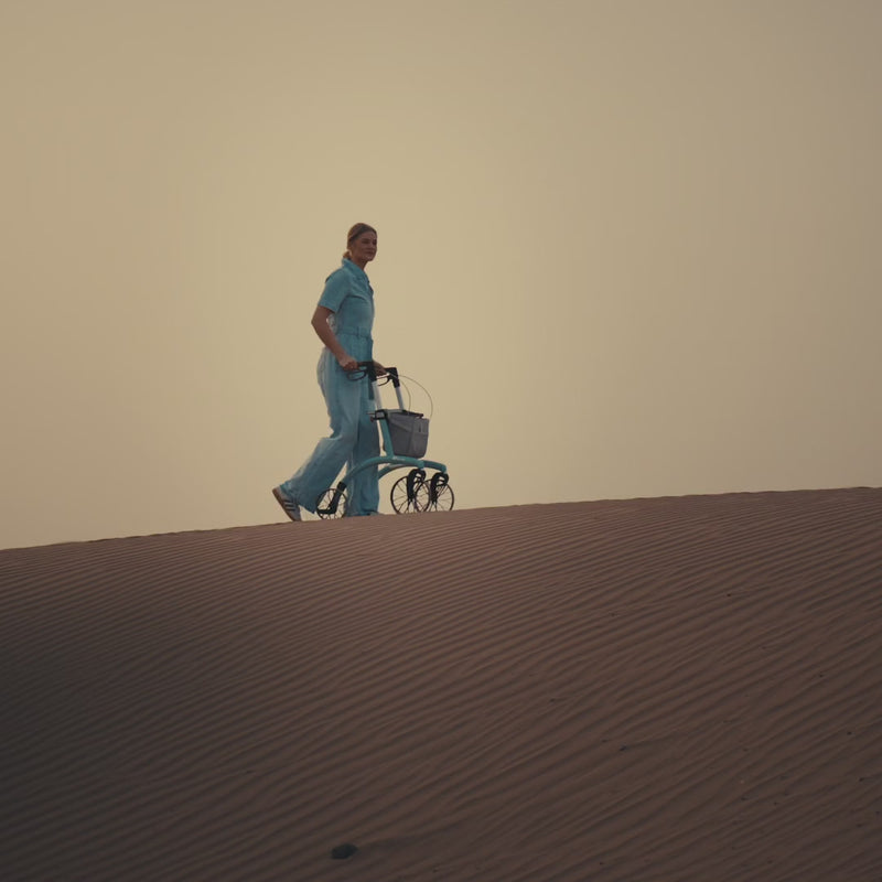 #color-ice-blue;Abenteuer mit dem Saljol Allround Rollator Superlight in Ice Blue genießen