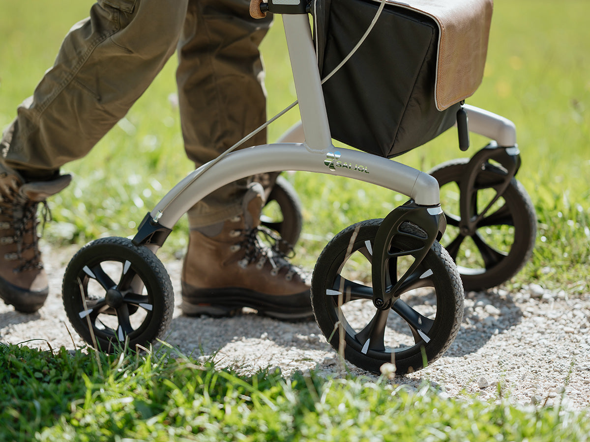 Large front wheels