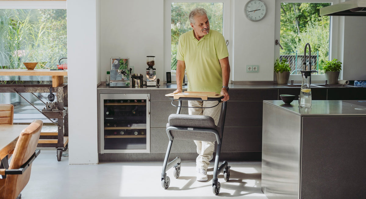 Video laden: Wohnraumrollator