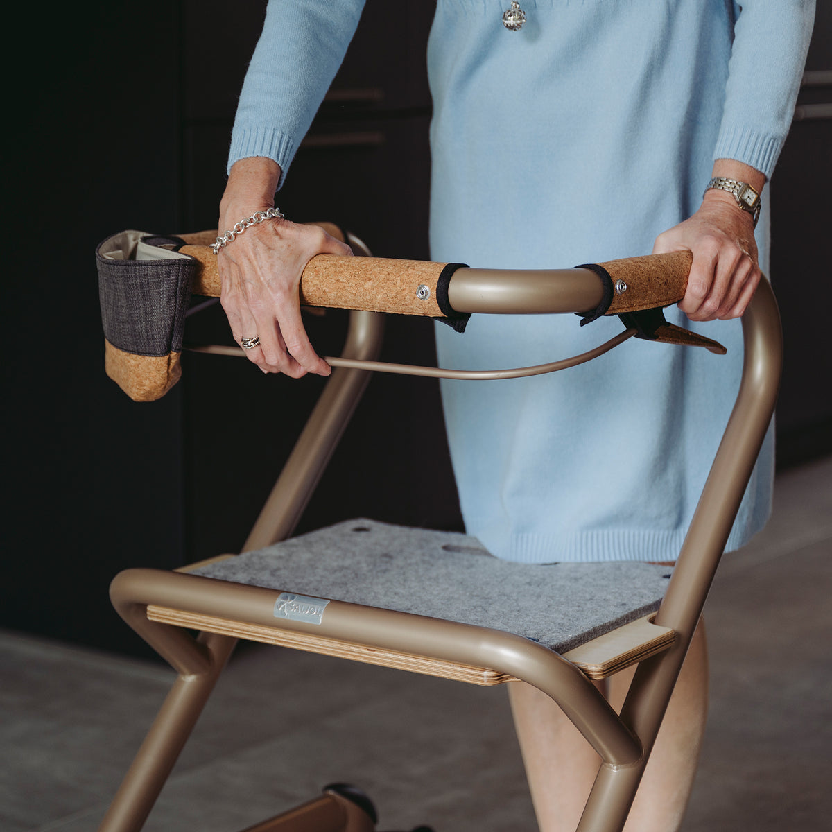 Einhandbremse Wohnraumrollator Champagne Gold