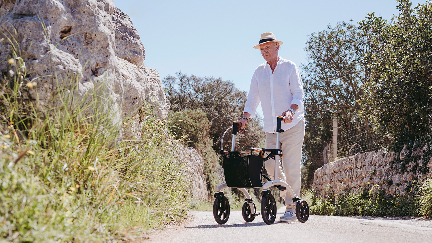 Aluminium rollator op Kiesweg