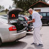Carbon Rollator ins Auto einladen