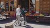 Allround Rollator Superlight auf Reisen