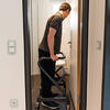 Wohnraumrollator in enger Wohnung